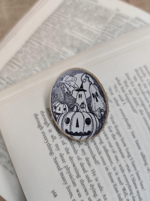 Pumpkin Patch Witch Wooden Pin Badge- spooky art pin