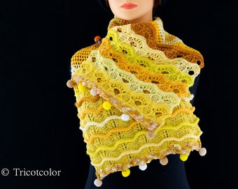 Estola de mujer knitcolor COTTON mercerizado pompón amarillo accesorio de moda tejido a mano crochet otoño invierno hilo