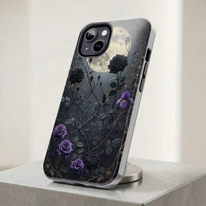 Whimsigoth Vollmond Floral Handyhülle, lila Rosen im Mondlicht, Vampy Style Cover (iPhone, Samsung)
