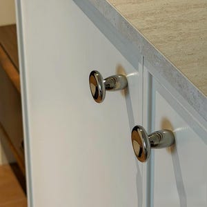 Knoppar och handtag i svampliknande mässing/silverfärgade knoppar/skåpknopp/byråhandtag/lådknoppar med växtliknande svampliknande färger