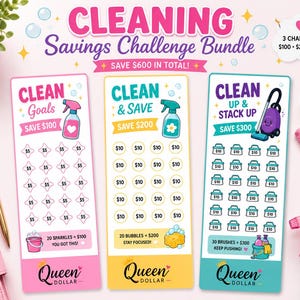 Op de afbeelding: Drie rechthoekige spaarchallenge-trackers getiteld Cleaning Savings Challenge Bundle. Elke kaart bevat kleurrijke afbeeldingen met een schoonmaakthema, waaronder spuitflessen en een stofzuiger, met vakjes om spaarbedragen van $100, $200 en $300 aan te vinken.