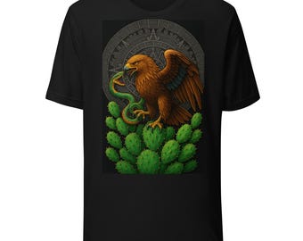Può includere: T-shirt nero con un'illustrazione dettagliata di un'aquila marrone con un serpente verde nel becco, appollaiata su un cactus verde. Lo sfondo include un disegno del calendario azteco grigio. La maglietta è in materiale morbido.