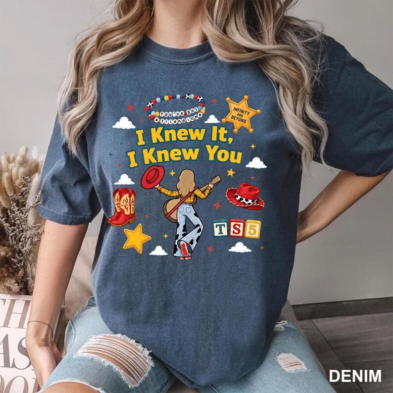 Chemise confortable Toy Story 5 couleurs, Je te savais, je te connaissais, film Toy Story 5 2026, Buzz l'Éclair Woody Toy Story Land Vous avez un ami en moi image 2