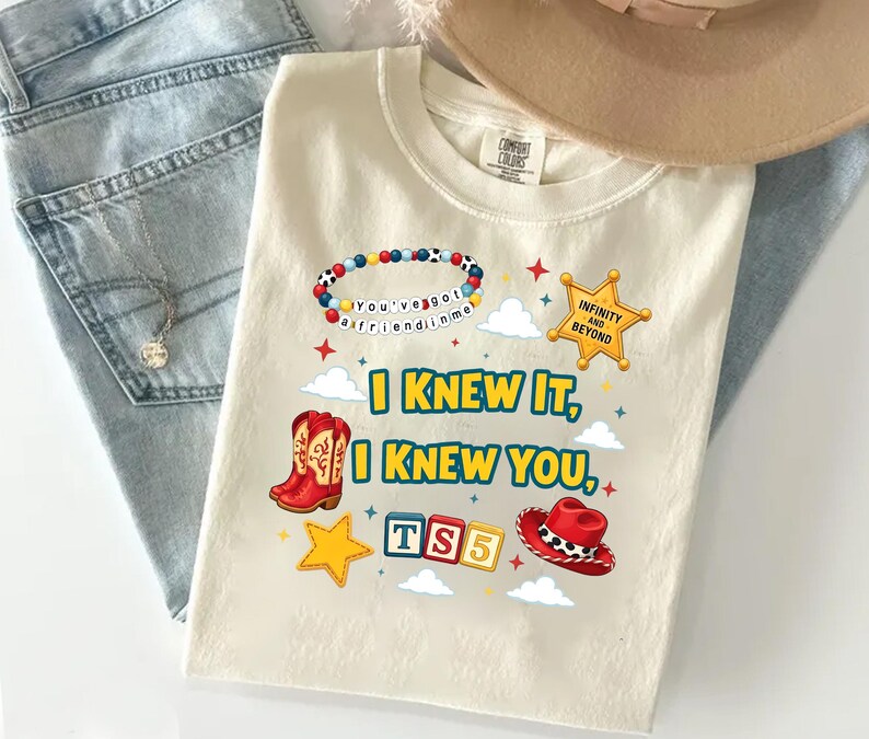 Camiseta "Lo sabía, te conocía" de Taylor Swift, Camiseta "Tienes un amigo en mí" de Toy Story 5, Camiseta inspirada en la música "Lo sabía, te conocía" de Taylor Swift imagen 2