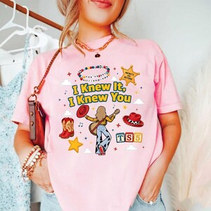 Chemise confortable Toy Story 5 couleurs, Je te savais, je te connaissais, film Toy Story 5 2026, Buzz l'Éclair Woody Toy Story Land Vous avez un ami en moi image 4