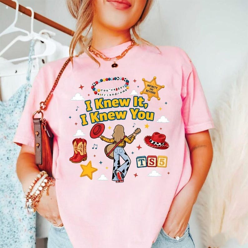 Chemise confortable Toy Story 5 couleurs, Je te savais, je te connaissais, film Toy Story 5 2026, Buzz l'Éclair Woody Toy Story Land Vous avez un ami en moi image 4