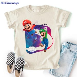 Camiseta Comfort Colors de la película Super Mario Galaxy: Aventura de Mario y Luigi, Camiseta de la película Super Mario Galaxy, Camiseta de videojuegos de Super Mario imagen 5