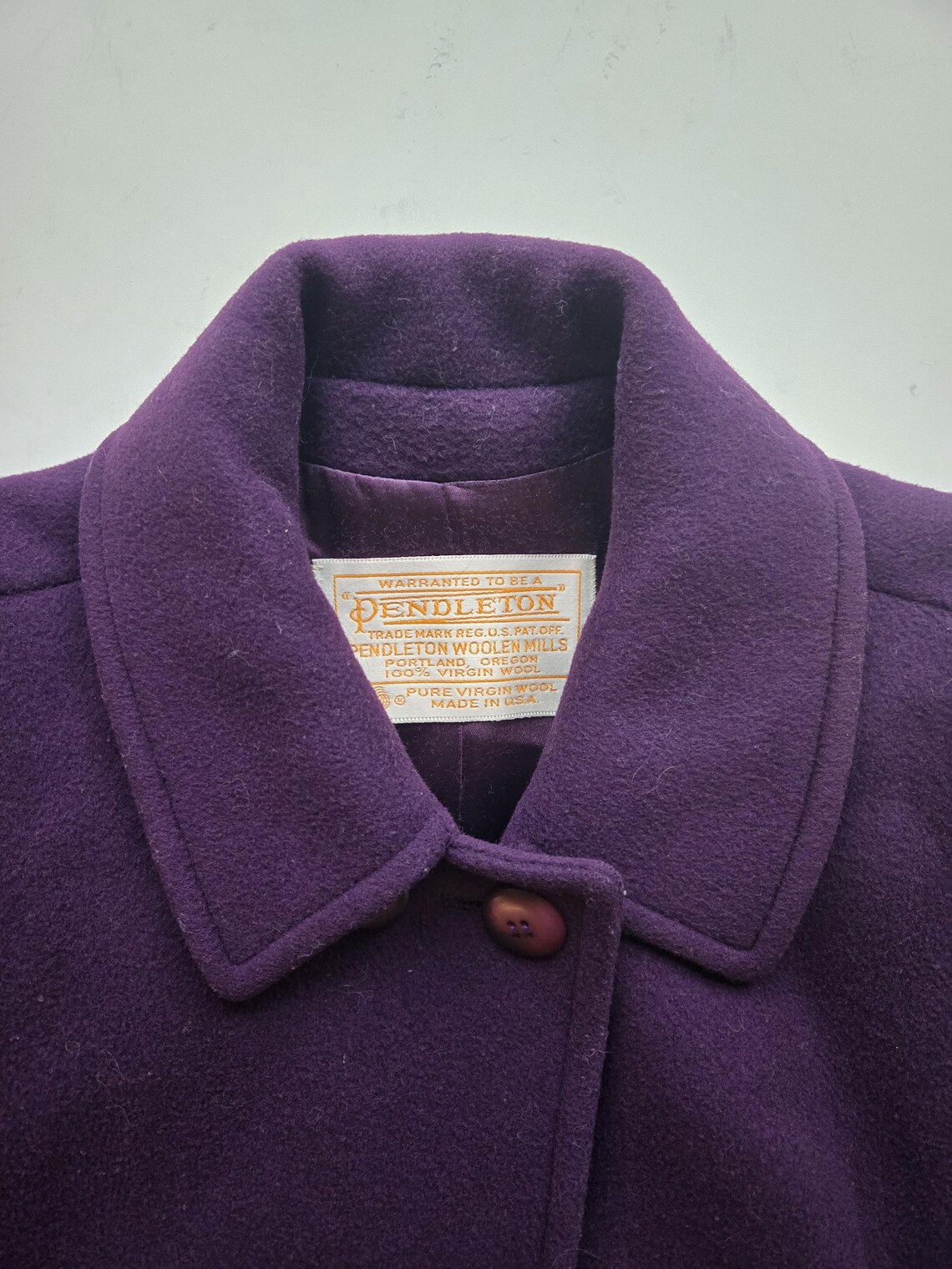 70s vintage size 12 Pendleton purple wool double breasted trench coat, foto 3 de 5