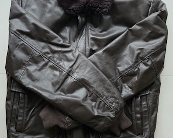 Vintage brown genuine leather bomber jacket with faux sherpa collar and lining