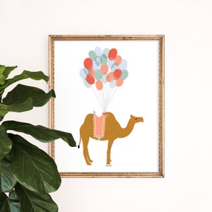 Camel & Balloons Art Print / Decoración caprichosa del hogar / Ilustración colorida / Cartel de Giclee / Conjunto de pared de galería / Arte de pared de guardería infantil