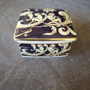 Signed Wedgwood Cornucopia Trinket Box - Bone China England 2004