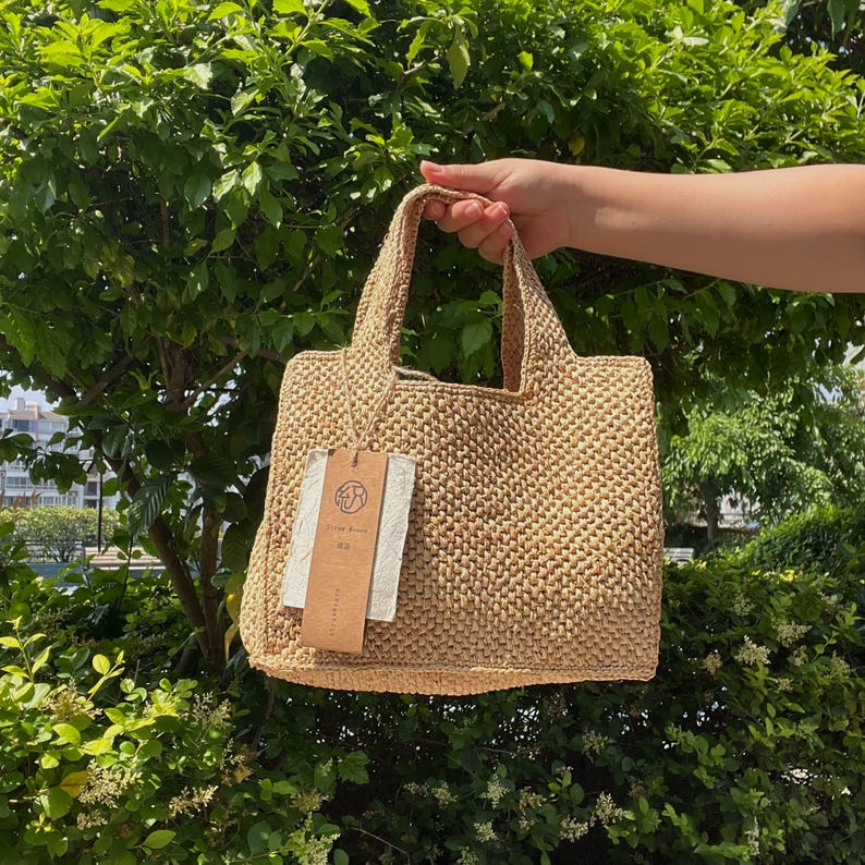 Handwoven Raffia Tote Bag, Woven Handbag,  Minimalist Summer Beach Bag, Casual Vacation Travel Bag for Women, Gift for Her