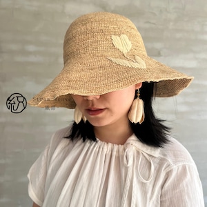 Handwoven Raffia Tulip Straw Hat, Eco Friendly Bucket Hat, Minimalist Floral Sun Hat, Beach Summer Vacation Hat for Women