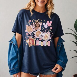 Retro Disney Princess Magisk Stjärna T-shirt, Rapunzel Vaiana Anna Elsa Ariel Coquette T-shirt, Nyckfull Prinsessa Squad Trip T-shirt, Disney Gåva T-shirt bild 10