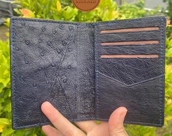 Tarjetero de piel de avestruz negra y azul, hecho a mano, plegable, minimalista y delgado.