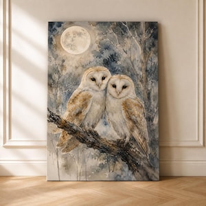 Leinwandbild mit Schleiereulenpaar im Mondlicht – Romantische Winterwald-Kunst