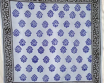 Pañuelo de algodón orgánico con estampado de cachemira a mano