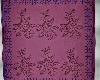 Bandana de algodón estampada a mano en bloque – Granate con diseño floral índigo