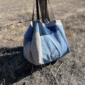 Milieuvriendelijke draagtas van gerecycled denim en linnen - gerecyclede denimtas - hergebruikte denimtas - klaar voor verzending