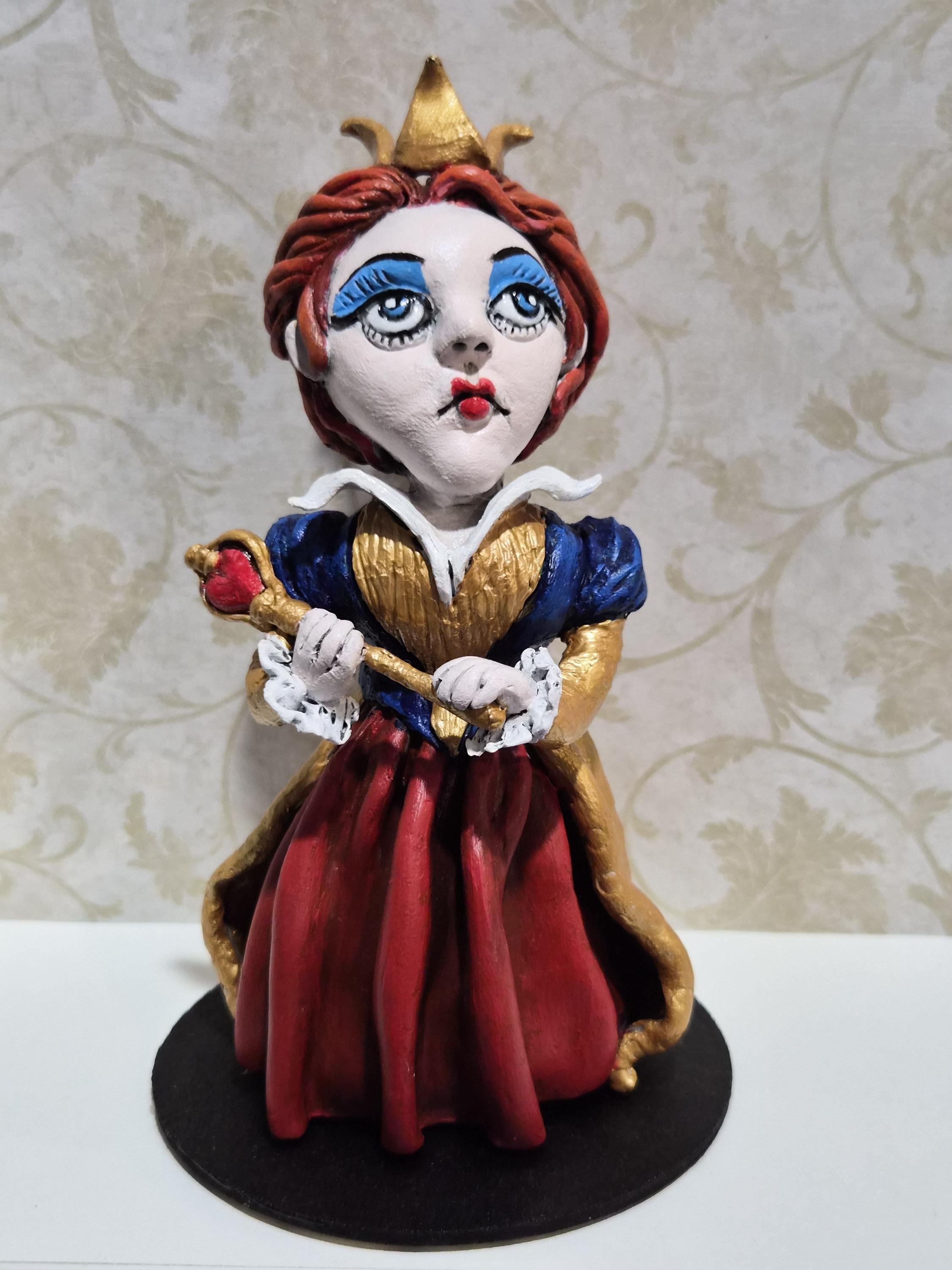 Queen Heart Figurine - Etsy