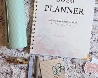 Pacote de Planejamento Aconchegante | Conjunto de Agenda Semanal Capa Dura 2026 | Kit de Planejamento Minimalista para Produtividade | Opção de Capa Personalizada