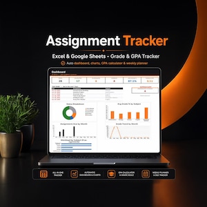 Pode incluir: Um computador portátil exibindo um painel de controle Assignment Tracker para Excel e Google Sheets. A tela mostra estatísticas acadêmicas, um gráfico de pizza de status, gráficos de barras de notas médias por matéria e um gráfico de tendência.