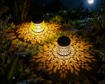Solar Projection Lantern – Warm Floral Pattern Light | Decorative Outdoor LED Garden Lamp