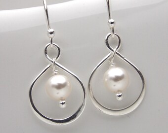 Infinity Ohrringe, Sterling Silber, Perle, Eternity Anhänger, Brautjungfer Geschenke, Brautjungfer Schmuck, Infinity Link, Charm, Eternity Ohrringe