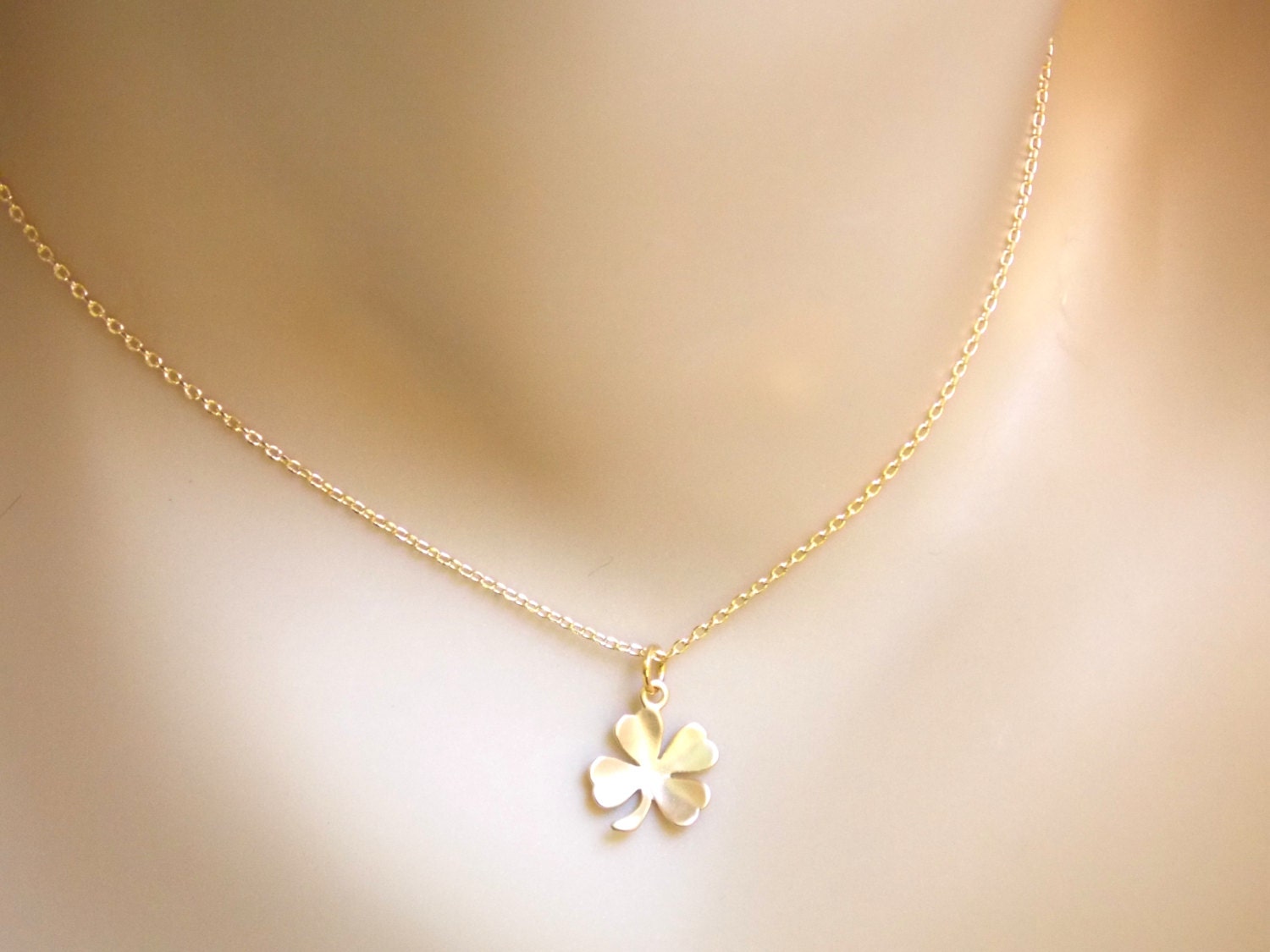 ネックレス・ペンダント Hei clover pendant necklace 4BFT639 Clover Necklace, Gold Clover Pendant, Lucky Charm, Shamrock