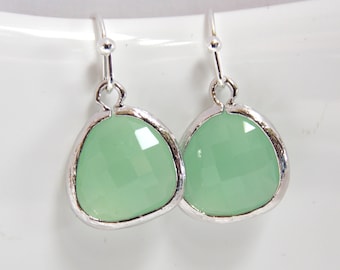 Mint Green Earrings, Glass Earrings, Pistachio, Bridesmaid Jewelry, Silver Earrings, Bridesmaid Earrings, Bridal Jewelry, Bridesmaid Gifts