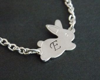 Collar de plata, collar de conejo, conejito, conejito de plata, colgante de conejo de plata, inicial, personalizado, colgante de conejo, joyería de animales