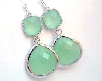 Orecchini di menta verde argento, orecchini verdi leggeri, orecchini d'argento, gioielli da sposa, orecchini da damigella d'onore, gioielli da sposa, regali da damigella d'onore