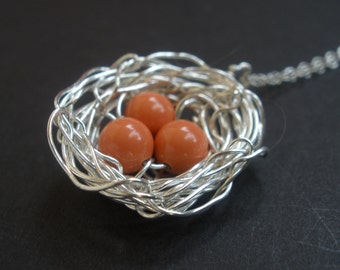 Collar con forma de nido de pájaro, collar para madre, collar naranja, regalo para madre, coral, plata de ley, perla de Swarovski, alambre envuelto, collar con forma de nido