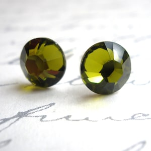 Green Crystal Stud Earrings, Stud Earrings, Green Earrings, Olivine, Olive, Bridesmaid Earrings, Bridesmaid Gifts, Wedding Jewelry