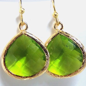 Gold Apple Green Earrings, Glass Earrings, Green Apple, Peridot, Bridesmaid Jewelry, Bridesmaid Earrings, Bridal Jewelry, Bridesmaid Gifts