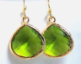 Gold Apple Green Earrings, Glass Earrings, Green Apple, Peridot, Bridesmaid Jewelry, Bridesmaid Earrings, Bridal Jewelry, Bridesmaid Gifts