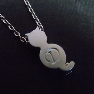 Kat ketting, gepersonaliseerde ketting, eerste kat sieraden, monogram, sierlijk, Kitty, sierlijk, dieren sieraden, verjaardagscadeau, vriend cadeau