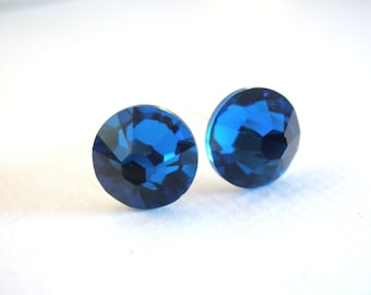 Orecchini blu, orecchini a bottone in cristallo Swarovski, orecchini di cristallo, blu intenso, blu scuro, blu Capri, orecchini da damigella d'onore, regali damigella d'onore