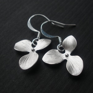 Silver Flower Earrings, Silver Orchid Earrings, Flower Earrings, Bridesmaid Earrings, Bridesmaid Jewelry, Bridesmaid Gifts, Friend Gift