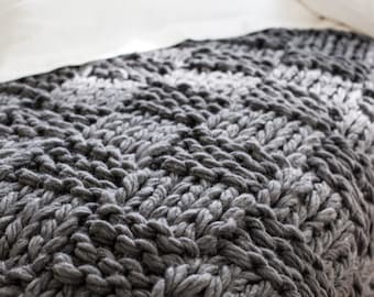 Chunky Knit Throw Blanket Pattern (Arm Knitting)