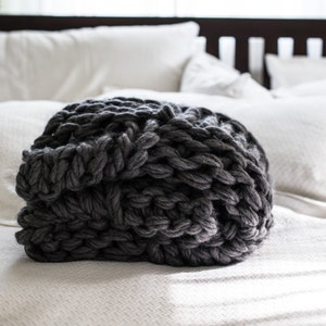 Chunky Knit Throw Blanket Pattern Arm Knitting image 5