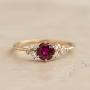 Rubin Verlobungsring, Moissanit Seitensteine, Sterling Silber oder Gold