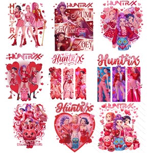 Peut inclure: Plusieurs impressions d'art numérique présentant des illustrations de style anime de personnages féminins dans diverses poses et tenues. Les impressions affichent une palette de couleurs vives de roses et de rouges, avec le texte "HUNTRX" et des noms de personnages. Certains motifs incluent des cœurs et des éléments floraux.