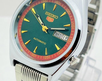 Reloj automático SEIKO 5 vintage reacondicionado / Esfera verde, movimiento 7S26A restaurado, 21 rubíes.