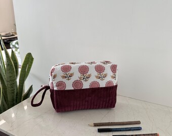 Bolsas de maquiagem e artigos de higiene artesanais – acolchoadas