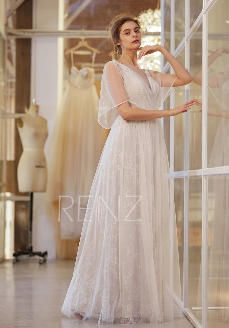 Wedding Dress Off White Bridal Dress Long Tulle Wedding Gown Boho V Neck Ruffle Sleeves Beach Wedding Dress Open Back Formal Dress HW920