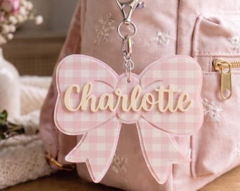 Gepersonaliseerde acryl naamtaslabel, aangepaste strik rugzaklabel, kindernaamplaatje, gingang taslabel, cadeau babymeisje, label schooltas