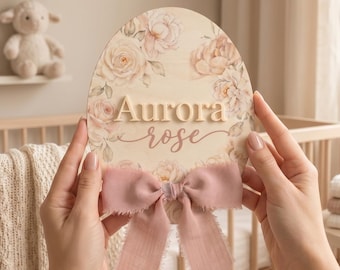Gepersonaliseerde houten babynaamaankondigingsteken, bloemen houten kinderkamerbord, aangepast meisjesnaambord, decor pasgeboren cadeau, decor babymeisje