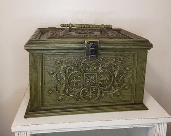 Vintage Avocado Green Max Klein Faux Wood Polymar Sewing Box/Missing Tray