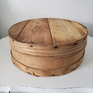 CLEARANCE-Vintage Bentwood Round Cheese Box/Farmhouse/Primitive